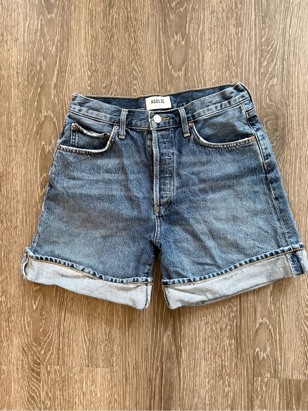 Agolde ‘Dame’ Cuffed Denim Shorts in Control Size 27